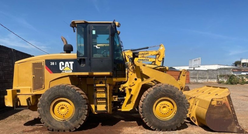 Locação Pá Carregadeira Caterpillar Modelo 938H Ano 2017