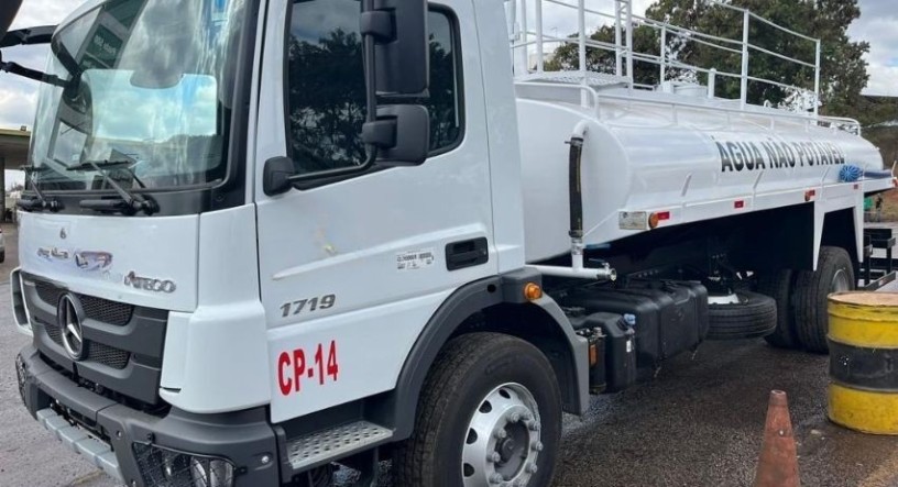 Locação Caminhão Pipa Atego 1719 2023: 10.000 Litros