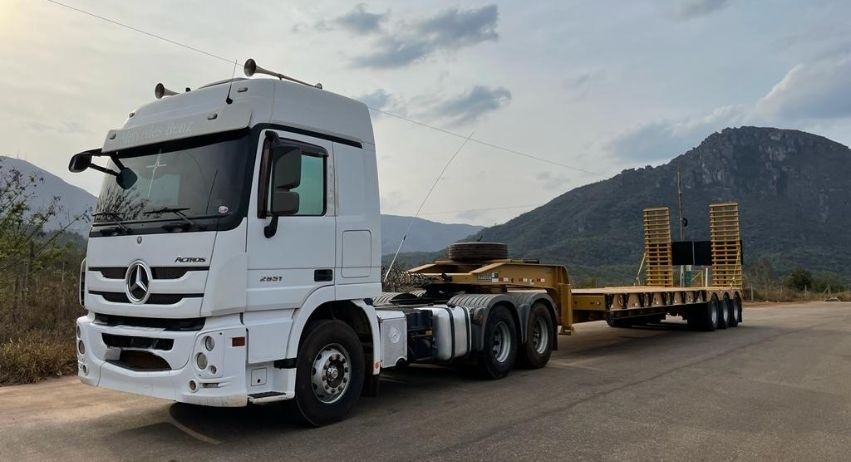 Locação Cavalo 6x4 Traçado Mercedes Benz Modelo Actros 2651 Ano 2019 com Prancha 03 Eixos Ano 2021